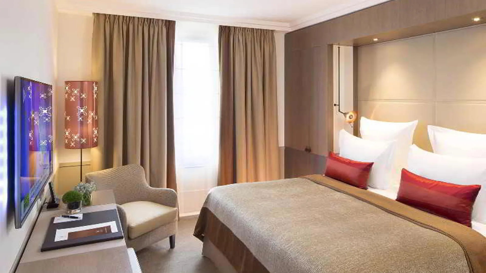 Saxe Eiffel 4* Paris